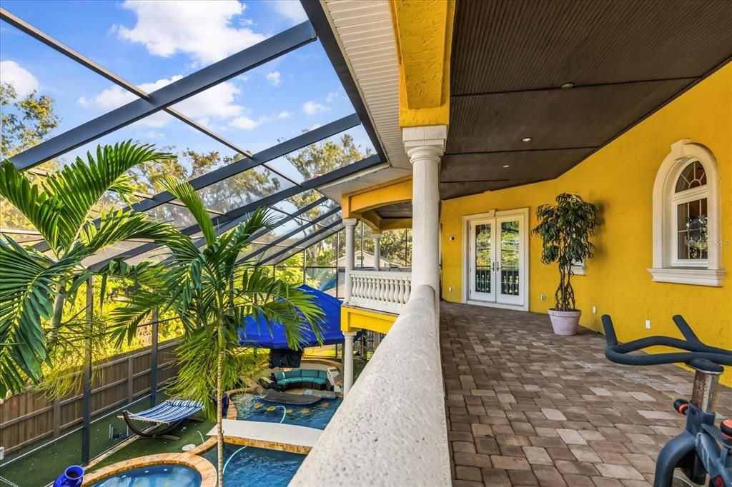 For Sale: $2,200,000 (5 beds, 4 baths, 4106 Square Feet)