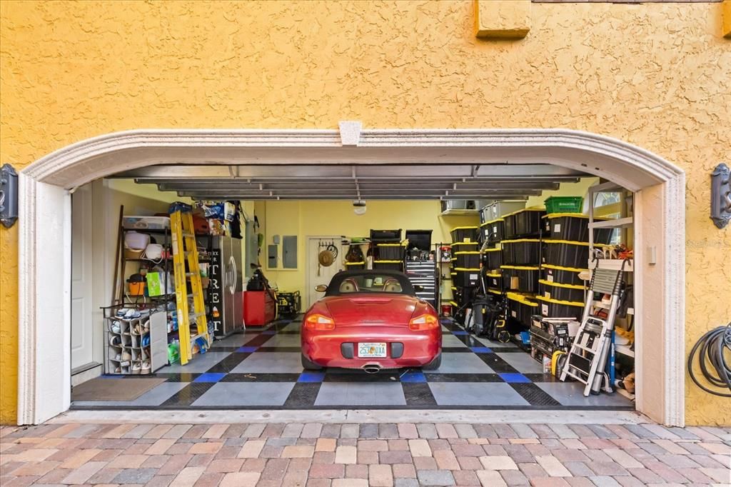 For Sale: $2,200,000 (5 beds, 4 baths, 4106 Square Feet)