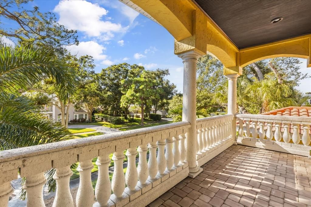 For Sale: $2,200,000 (5 beds, 4 baths, 4106 Square Feet)