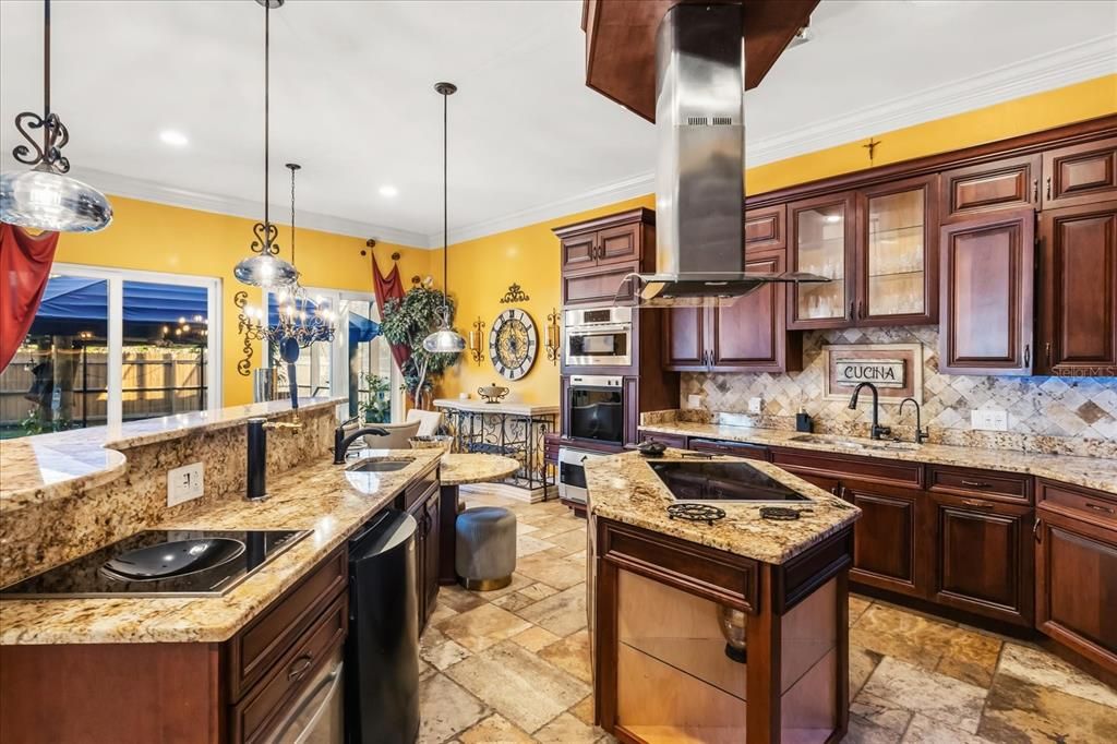 For Sale: $2,200,000 (5 beds, 4 baths, 4106 Square Feet)