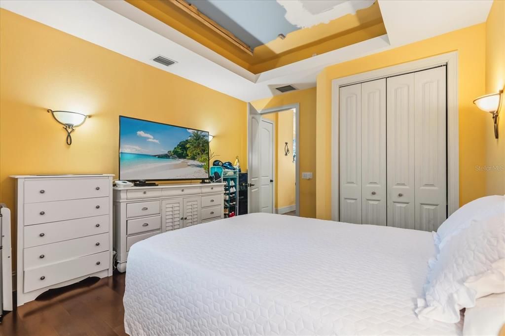 For Sale: $2,200,000 (5 beds, 4 baths, 4106 Square Feet)