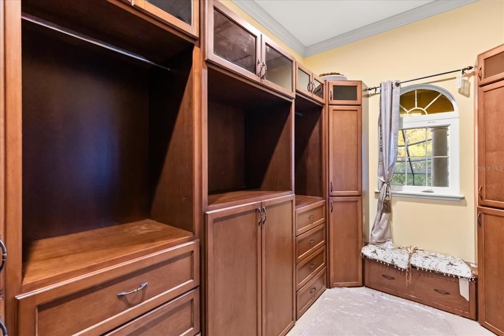 For Sale: $2,200,000 (5 beds, 4 baths, 4106 Square Feet)