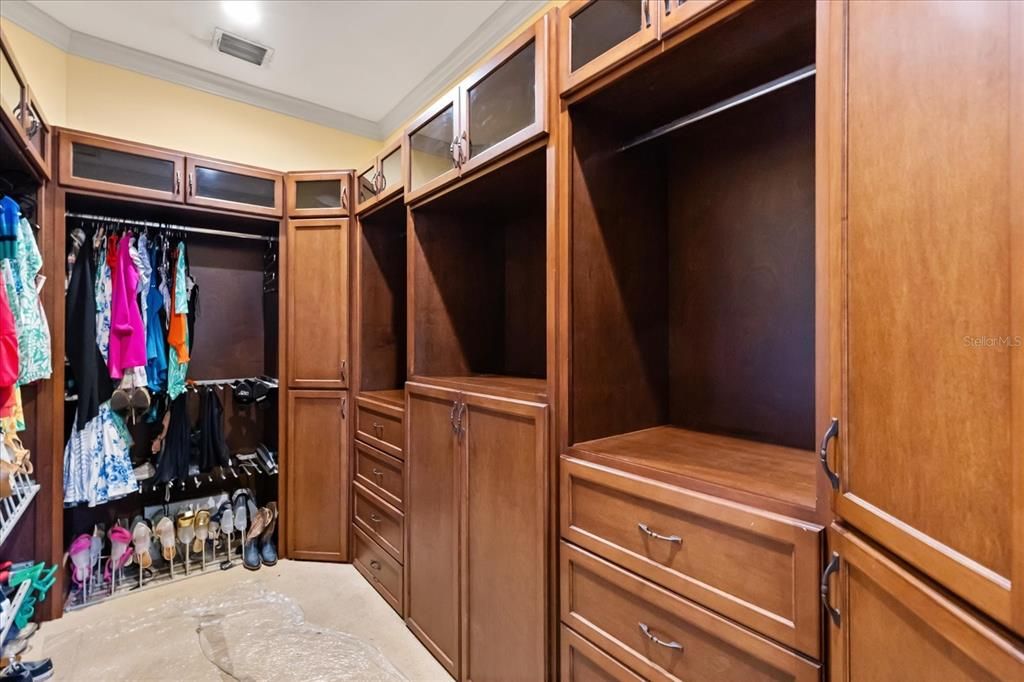 For Sale: $2,200,000 (5 beds, 4 baths, 4106 Square Feet)