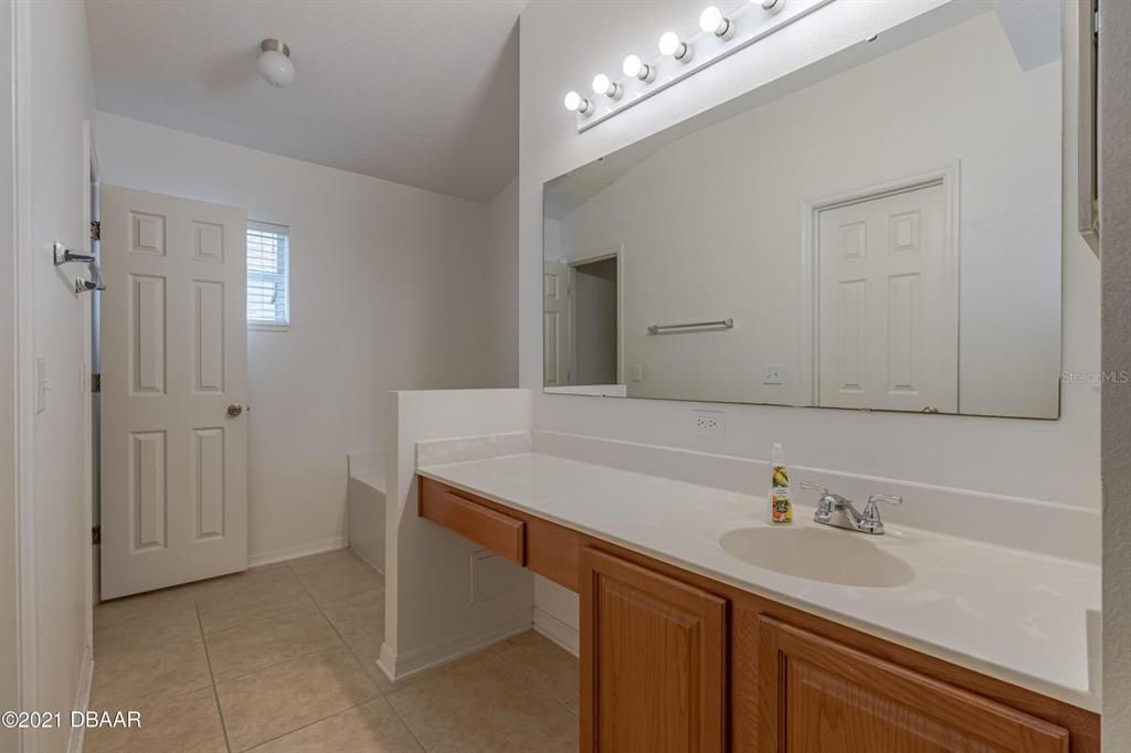 На продажу: $329,900 (3 спален, 2 ванн, 1626 Квадратных фут)