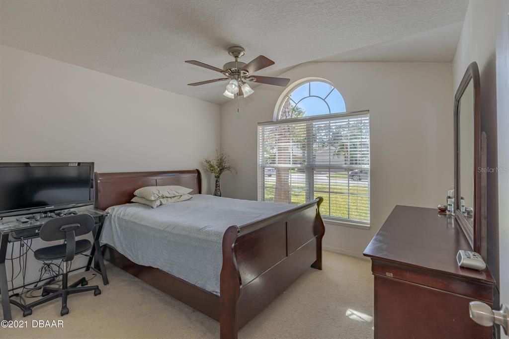 На продажу: $329,900 (3 спален, 2 ванн, 1626 Квадратных фут)