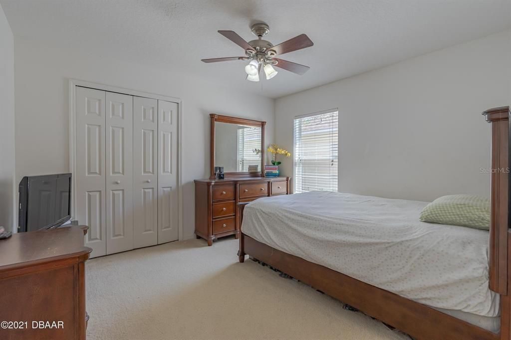 На продажу: $329,900 (3 спален, 2 ванн, 1626 Квадратных фут)