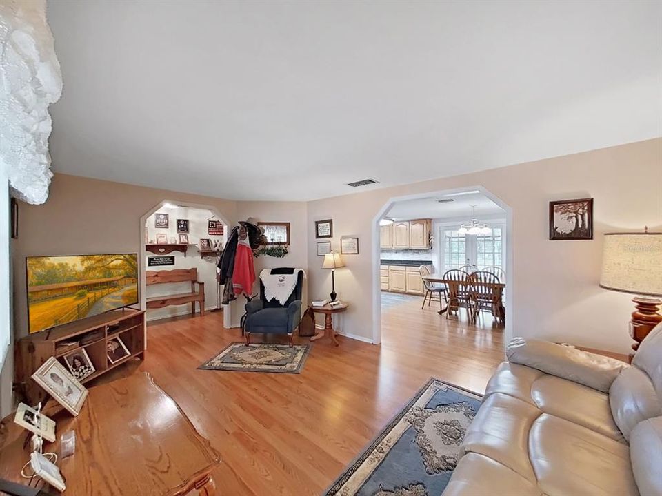 待售: $675,000 (3 贝兹, 2 浴室, 2870 平方英尺)