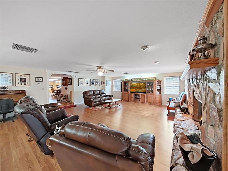 待售: $675,000 (3 贝兹, 2 浴室, 2870 平方英尺)