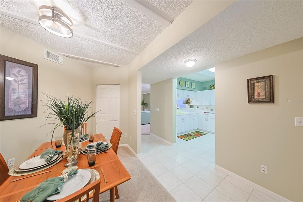 На продажу: $330,000 (2 спален, 2 ванн, 1450 Квадратных фут)