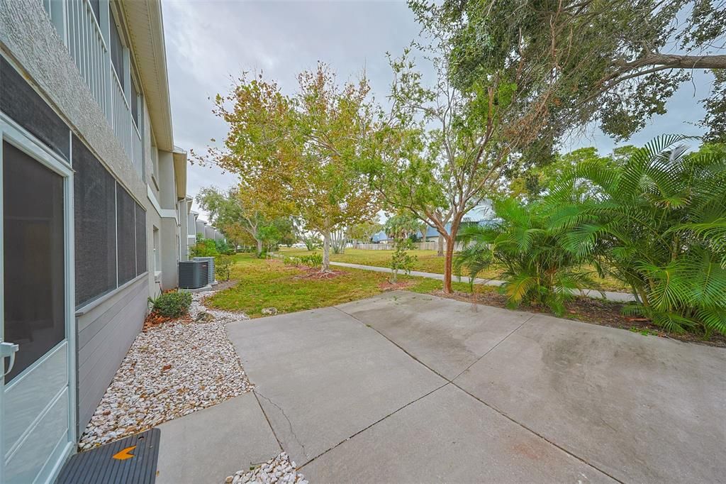 На продажу: $330,000 (2 спален, 2 ванн, 1450 Квадратных фут)