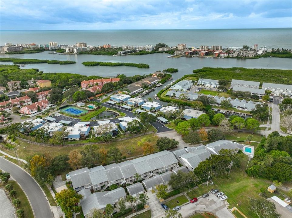 На продажу: $330,000 (2 спален, 2 ванн, 1450 Квадратных фут)