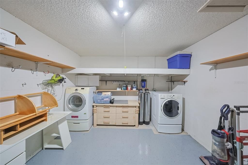 На продажу: $330,000 (2 спален, 2 ванн, 1450 Квадратных фут)