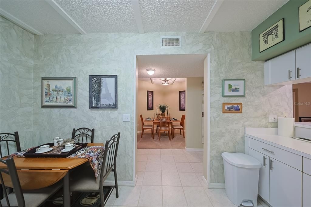 На продажу: $330,000 (2 спален, 2 ванн, 1450 Квадратных фут)