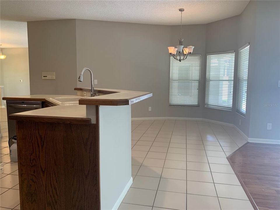 For Rent: $4,100 (4 beds, 3 baths, 2703 Square Feet)