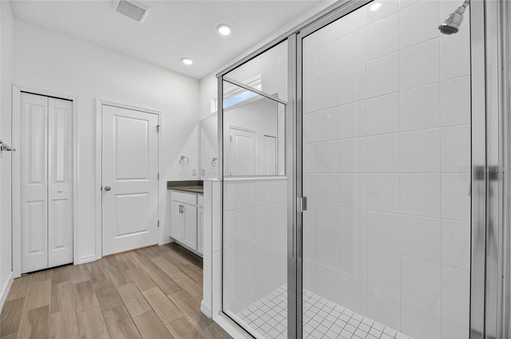 For Sale: $365,000 (4 beds, 2 baths, 1612 Square Feet)