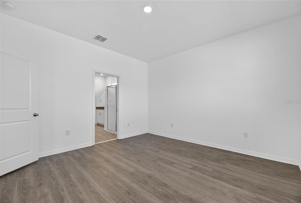 For Sale: $365,000 (4 beds, 2 baths, 1612 Square Feet)