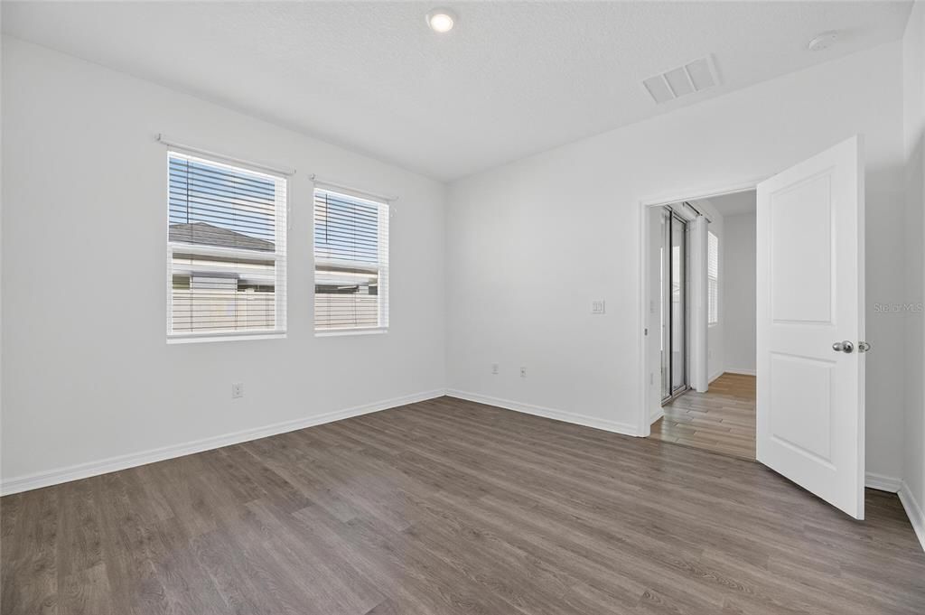 For Sale: $365,000 (4 beds, 2 baths, 1612 Square Feet)