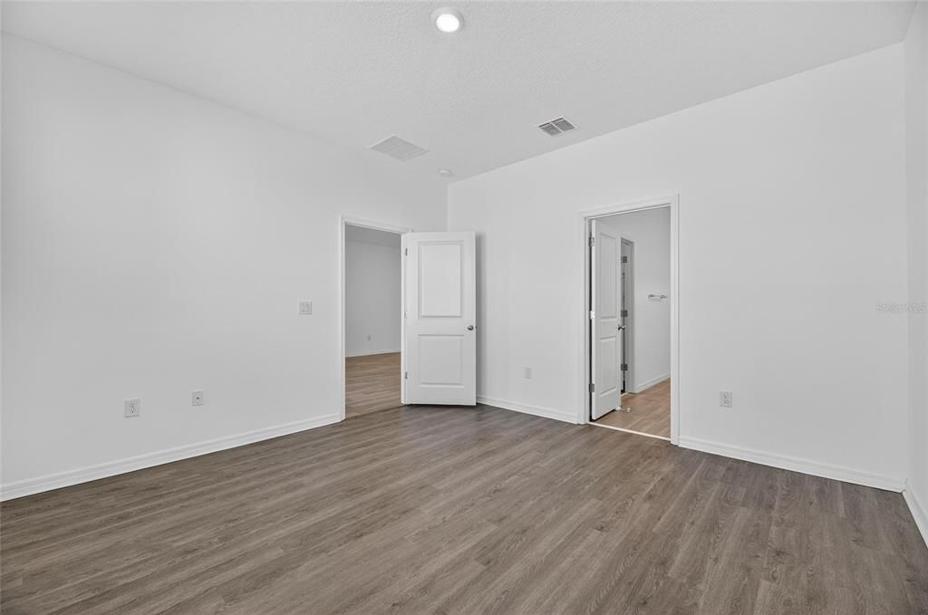 For Sale: $365,000 (4 beds, 2 baths, 1612 Square Feet)