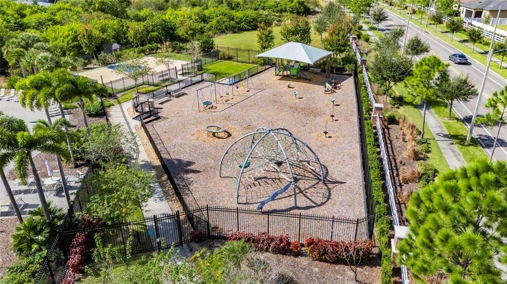 For Sale: $365,000 (4 beds, 2 baths, 1612 Square Feet)