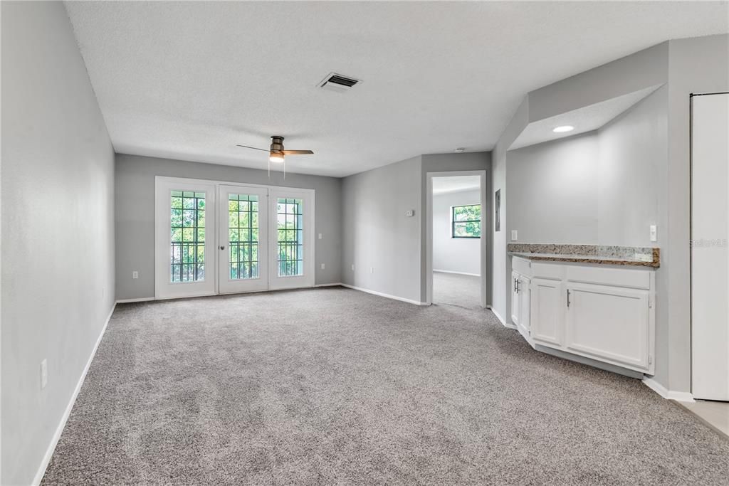 Под контрактом: $1,500 (2 спален, 2 ванн, 1112 Квадратных фут)