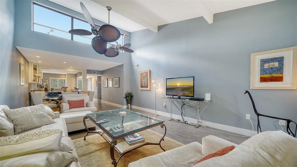 На продажу: $524,800 (2 спален, 2 ванн, 1424 Квадратных фут)