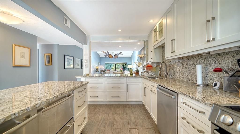 На продажу: $524,800 (2 спален, 2 ванн, 1424 Квадратных фут)