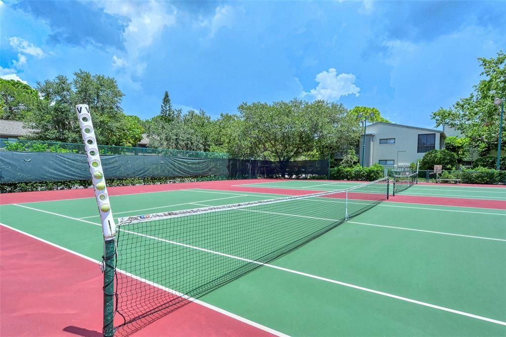 На продажу: $524,800 (2 спален, 2 ванн, 1424 Квадратных фут)