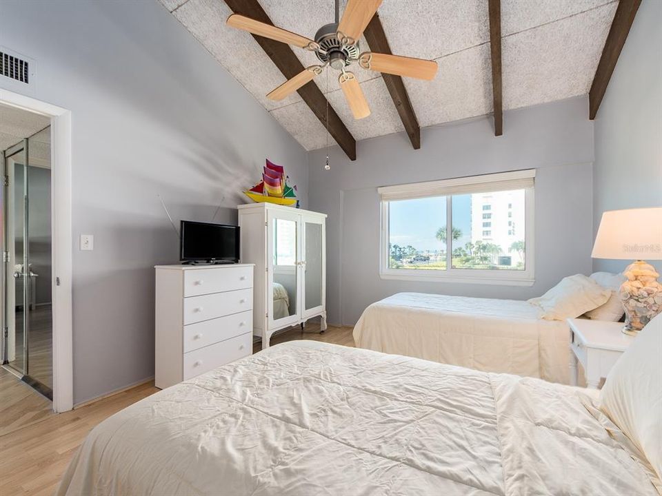 For Rent: $4,500 (2 beds, 2 baths, 1118 Square Feet)