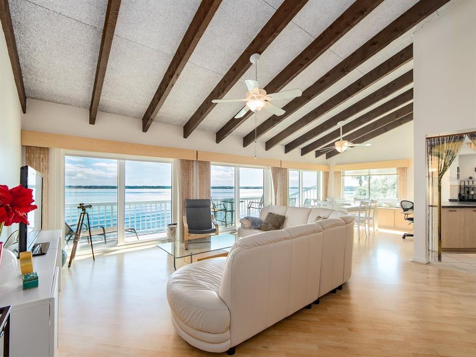 For Rent: $4,500 (2 beds, 2 baths, 1118 Square Feet)