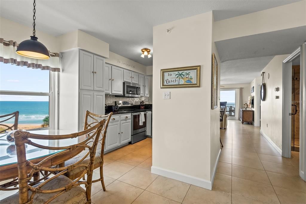 For Sale: $455,000 (2 beds, 2 baths, 1252 Square Feet)
