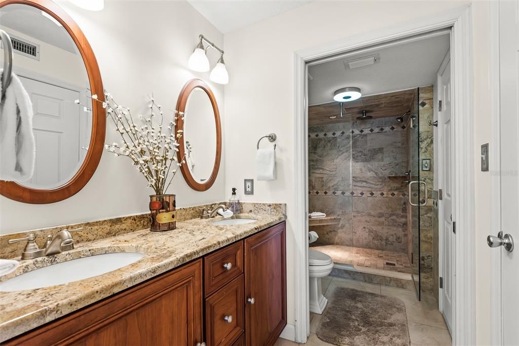 For Sale: $455,000 (2 beds, 2 baths, 1252 Square Feet)