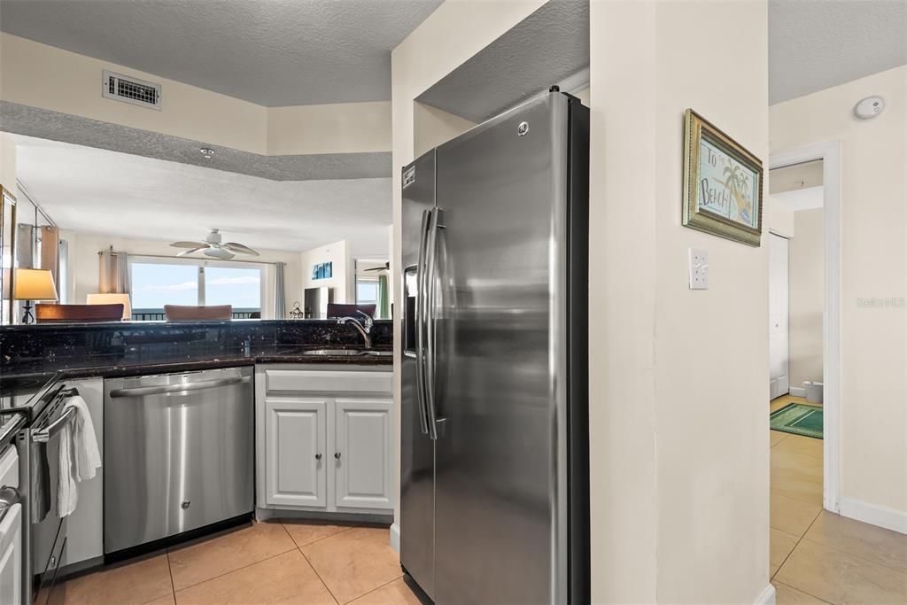 For Sale: $455,000 (2 beds, 2 baths, 1252 Square Feet)
