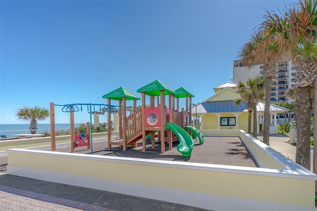 For Sale: $455,000 (2 beds, 2 baths, 1252 Square Feet)