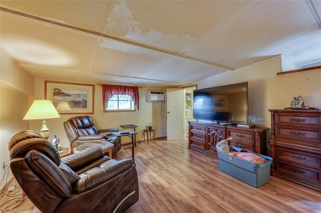 На продажу: $300,000 (10.00 acres)