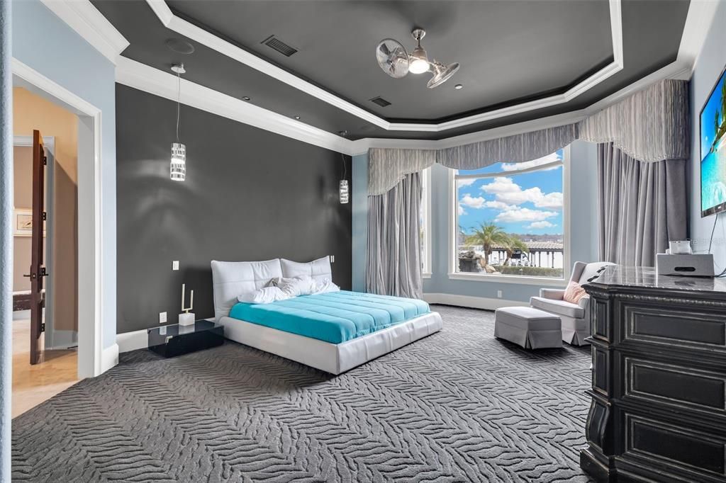 Под контрактом: $4,899,000 (6 спален, 6 ванн, 8267 Квадратных фут)