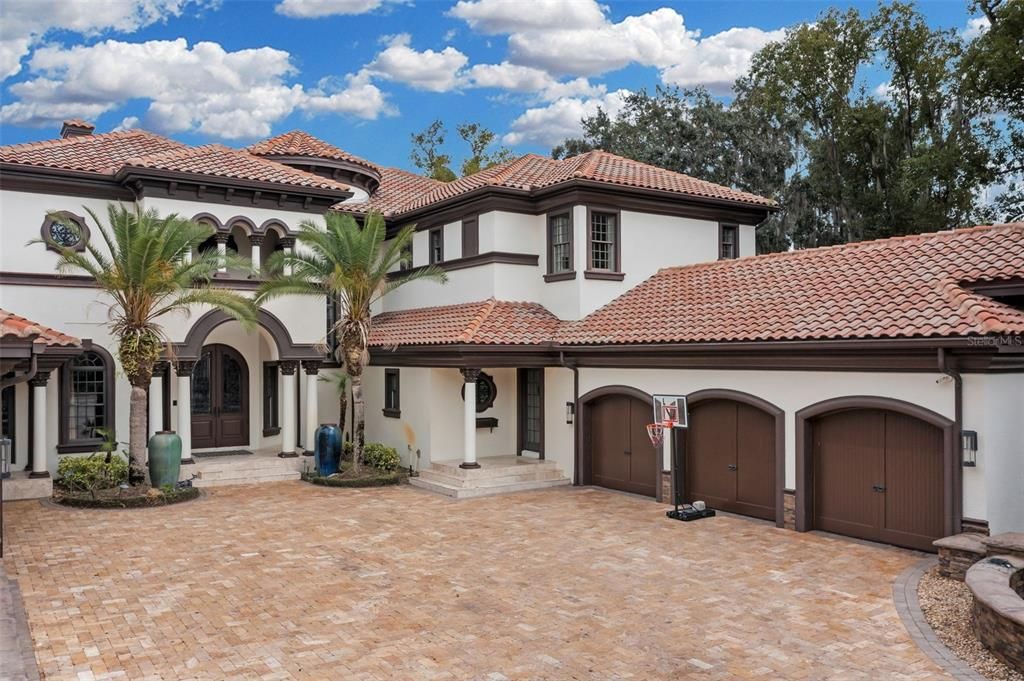 Под контрактом: $4,899,000 (6 спален, 6 ванн, 8267 Квадратных фут)