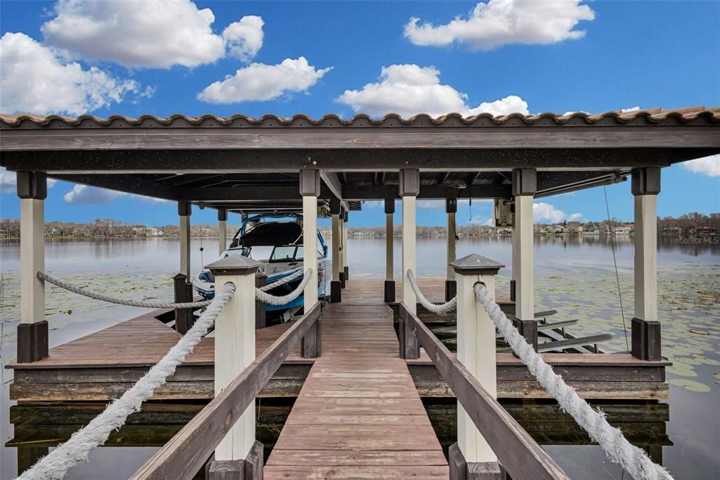 Под контрактом: $4,899,000 (6 спален, 6 ванн, 8267 Квадратных фут)