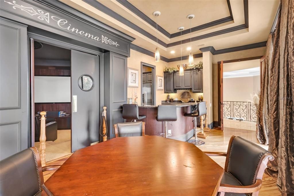 Под контрактом: $4,899,000 (6 спален, 6 ванн, 8267 Квадратных фут)