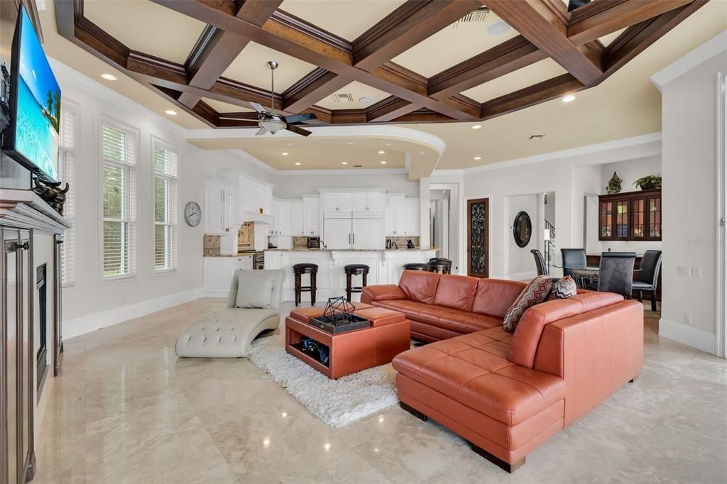 Под контрактом: $4,899,000 (6 спален, 6 ванн, 8267 Квадратных фут)