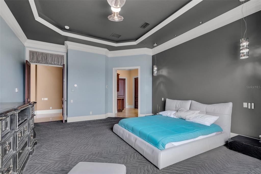 Под контрактом: $4,899,000 (6 спален, 6 ванн, 8267 Квадратных фут)