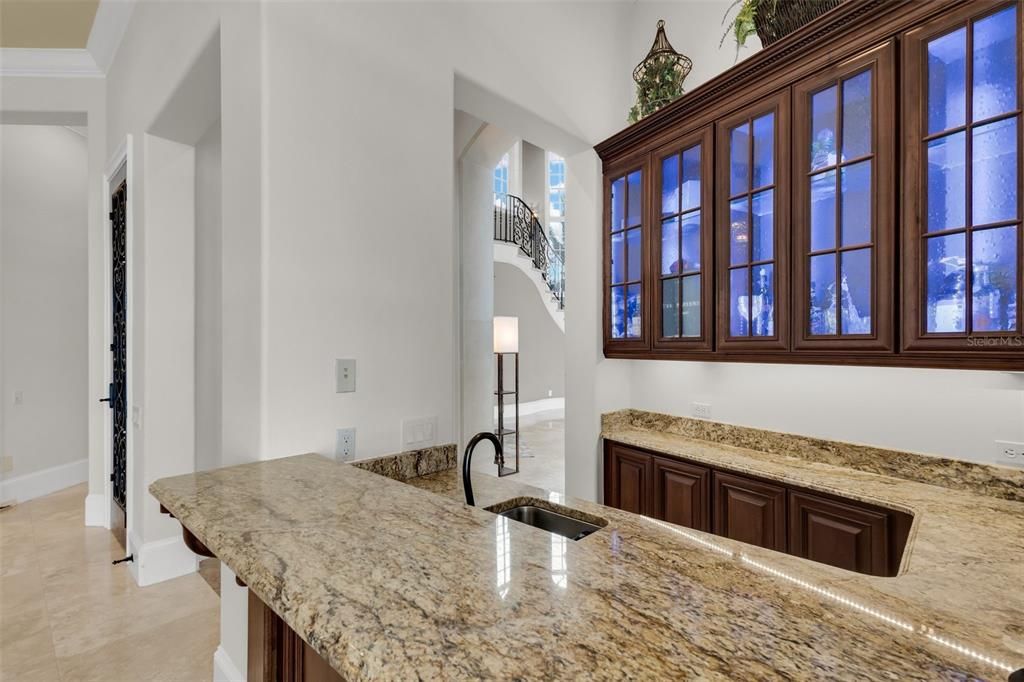 Под контрактом: $4,899,000 (6 спален, 6 ванн, 8267 Квадратных фут)