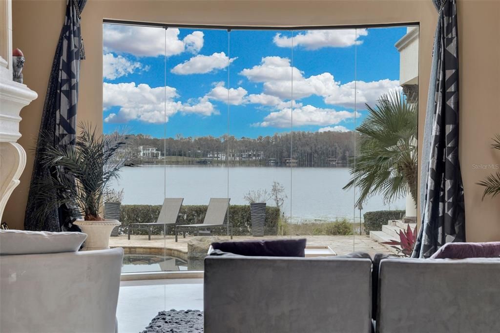 Под контрактом: $4,899,000 (6 спален, 6 ванн, 8267 Квадратных фут)