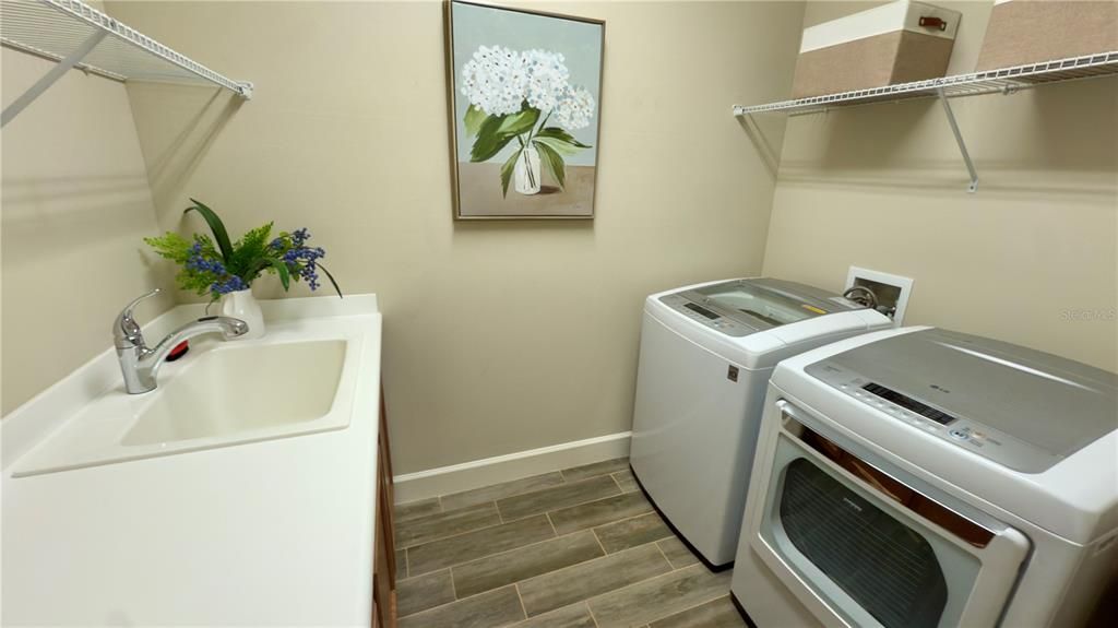 For Rent: $6,500 (3 beds, 2 baths, 1886 Square Feet)