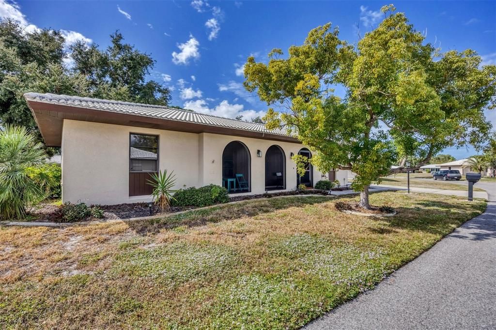 На продажу: $290,000 (2 спален, 2 ванн, 1974 Квадратных фут)