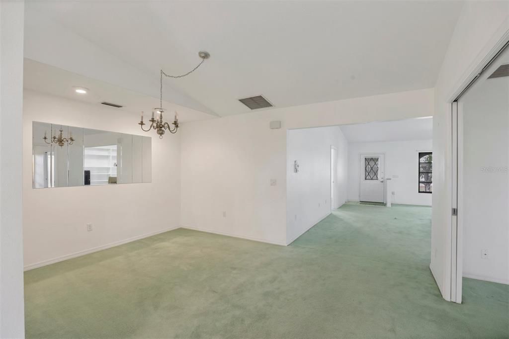 На продажу: $290,000 (2 спален, 2 ванн, 1974 Квадратных фут)