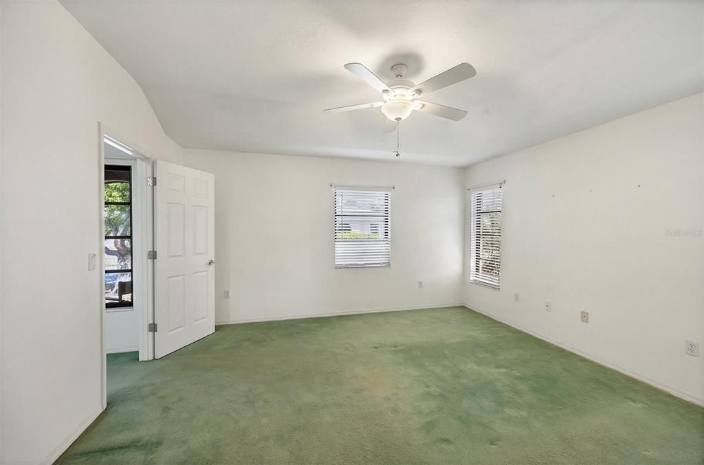 На продажу: $290,000 (2 спален, 2 ванн, 1974 Квадратных фут)