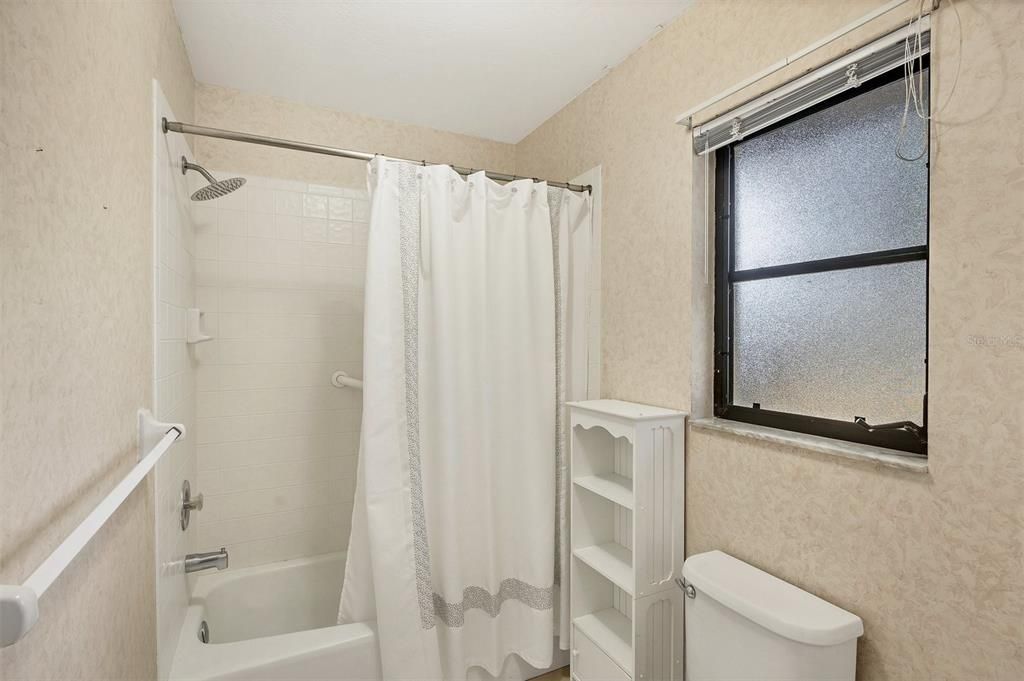 На продажу: $290,000 (2 спален, 2 ванн, 1974 Квадратных фут)