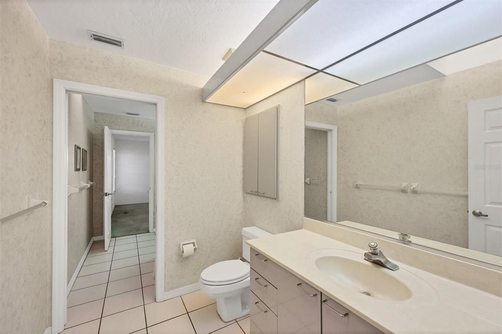 На продажу: $290,000 (2 спален, 2 ванн, 1974 Квадратных фут)