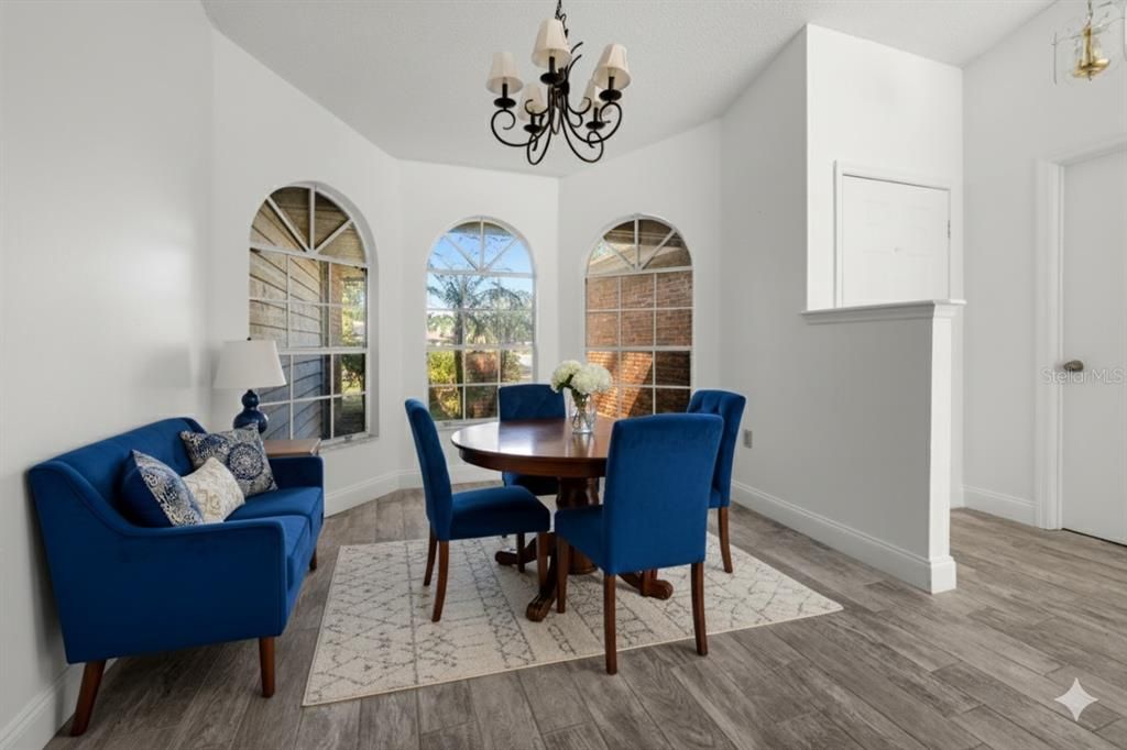 Active With Contract: $389,990 (3 beds, 2 baths, 1685 Square Feet)