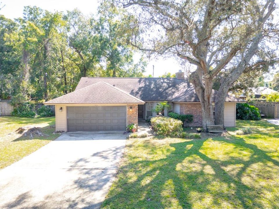 Active With Contract: $389,990 (3 beds, 2 baths, 1685 Square Feet)